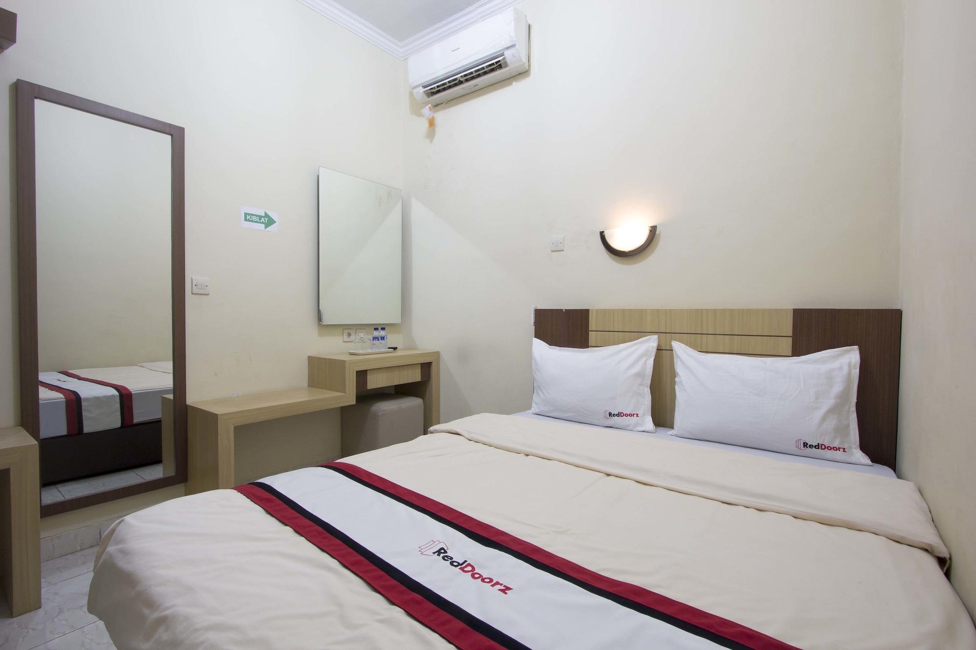 Reddoorz Plus Near Stadion Mandala Krida Yogyakarta Eksteriør billede
