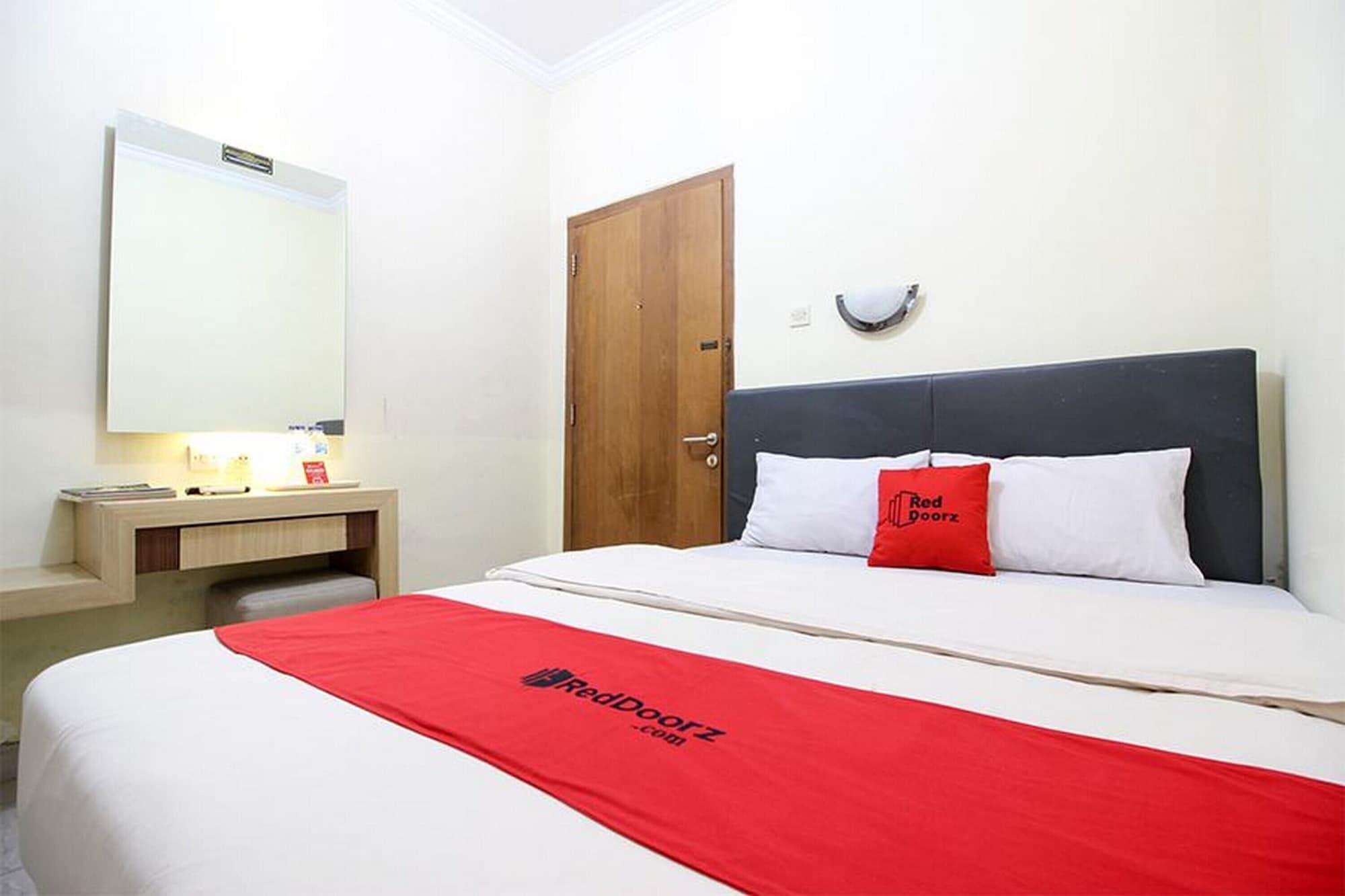 Reddoorz Plus Near Stadion Mandala Krida Yogyakarta Eksteriør billede