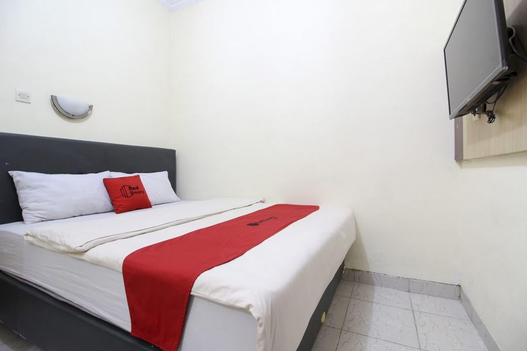Reddoorz Plus Near Stadion Mandala Krida Yogyakarta Eksteriør billede