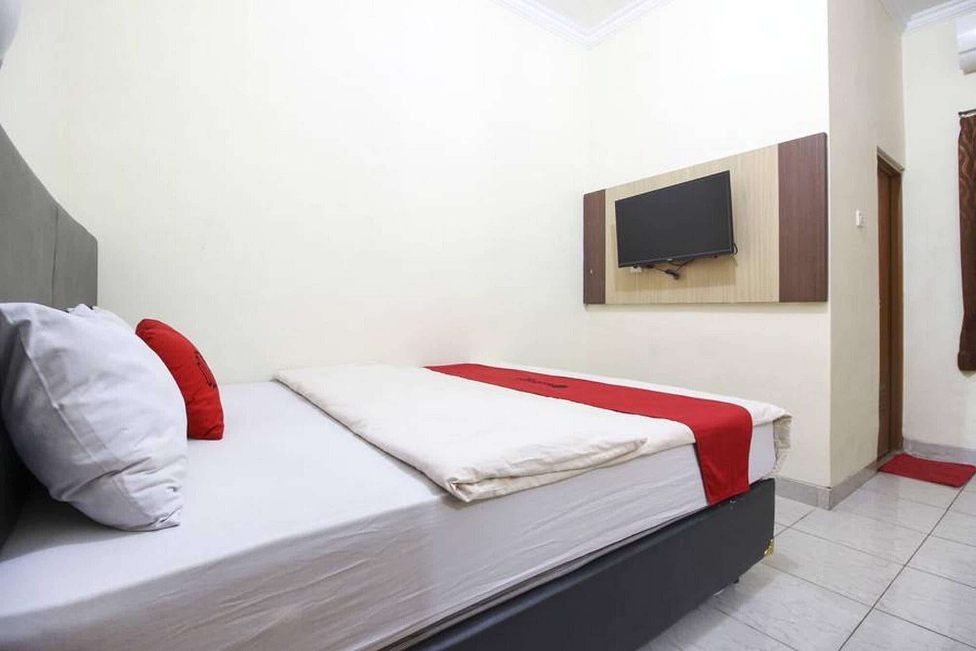 Reddoorz Plus Near Stadion Mandala Krida Yogyakarta Eksteriør billede