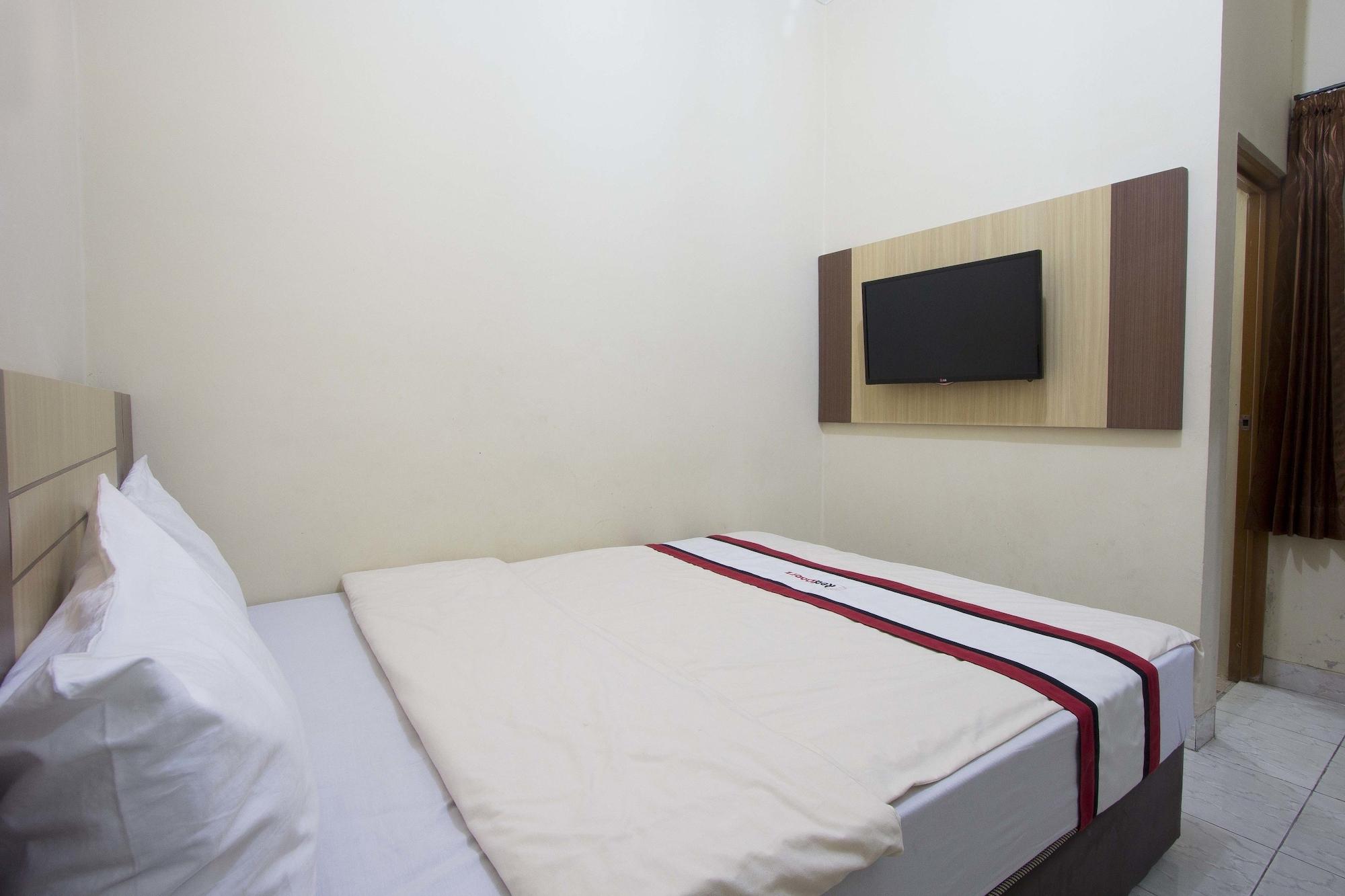 Reddoorz Plus Near Stadion Mandala Krida Yogyakarta Eksteriør billede