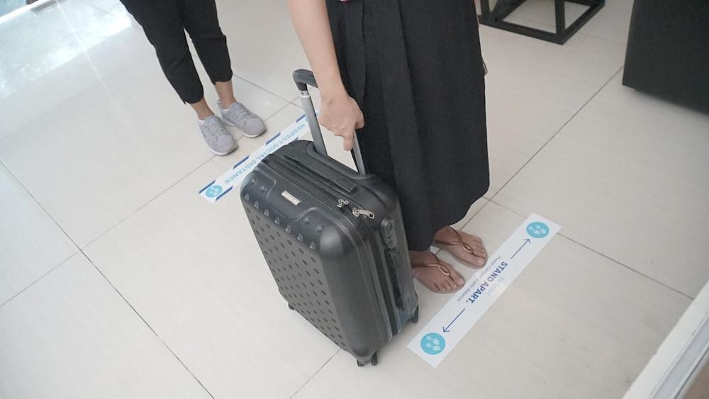 Reddoorz Plus Near Stadion Mandala Krida Yogyakarta Eksteriør billede