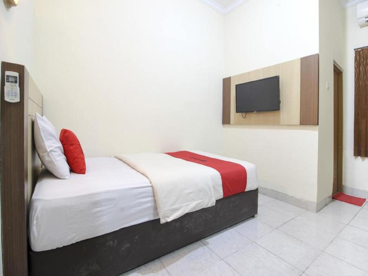 Reddoorz Plus Near Stadion Mandala Krida Yogyakarta Eksteriør billede