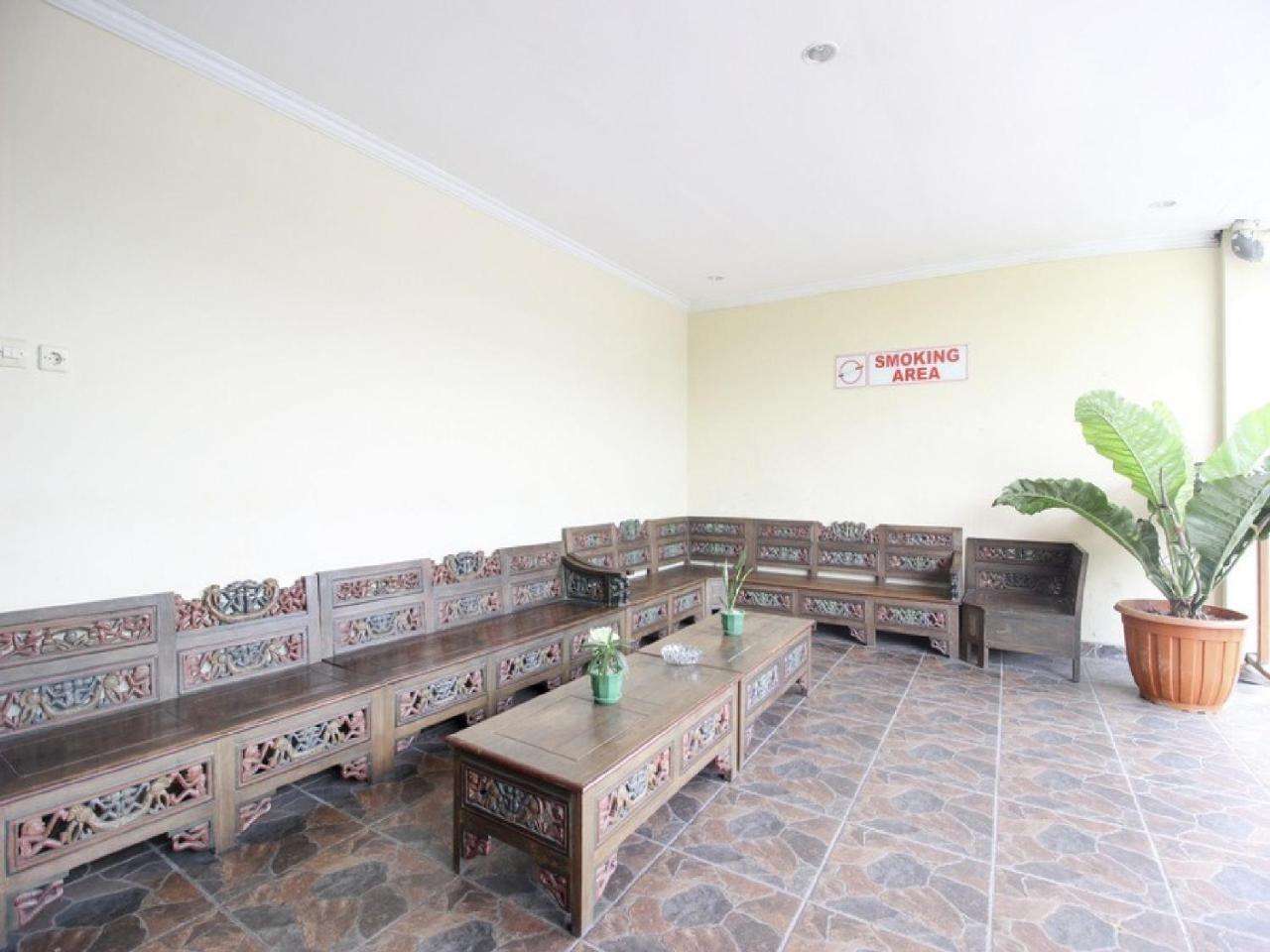 Reddoorz Plus Near Stadion Mandala Krida Yogyakarta Eksteriør billede