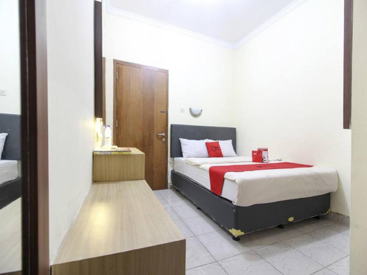 Reddoorz Plus Near Stadion Mandala Krida Yogyakarta Eksteriør billede