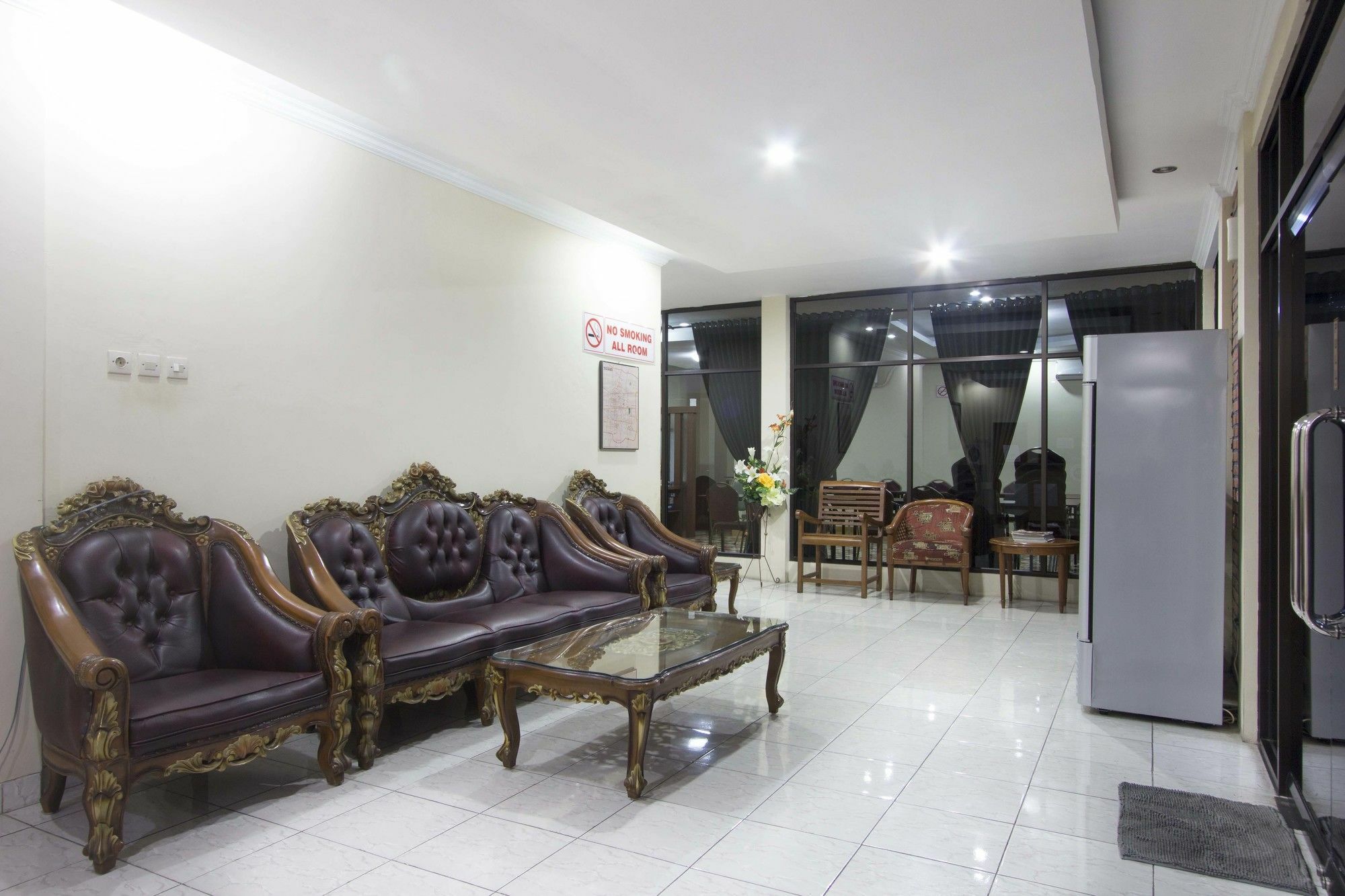Reddoorz Plus Near Stadion Mandala Krida Yogyakarta Eksteriør billede